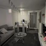 Messeapartment 10 Personen Apartamento