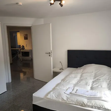 Daire Messeapartment 10 Personen *